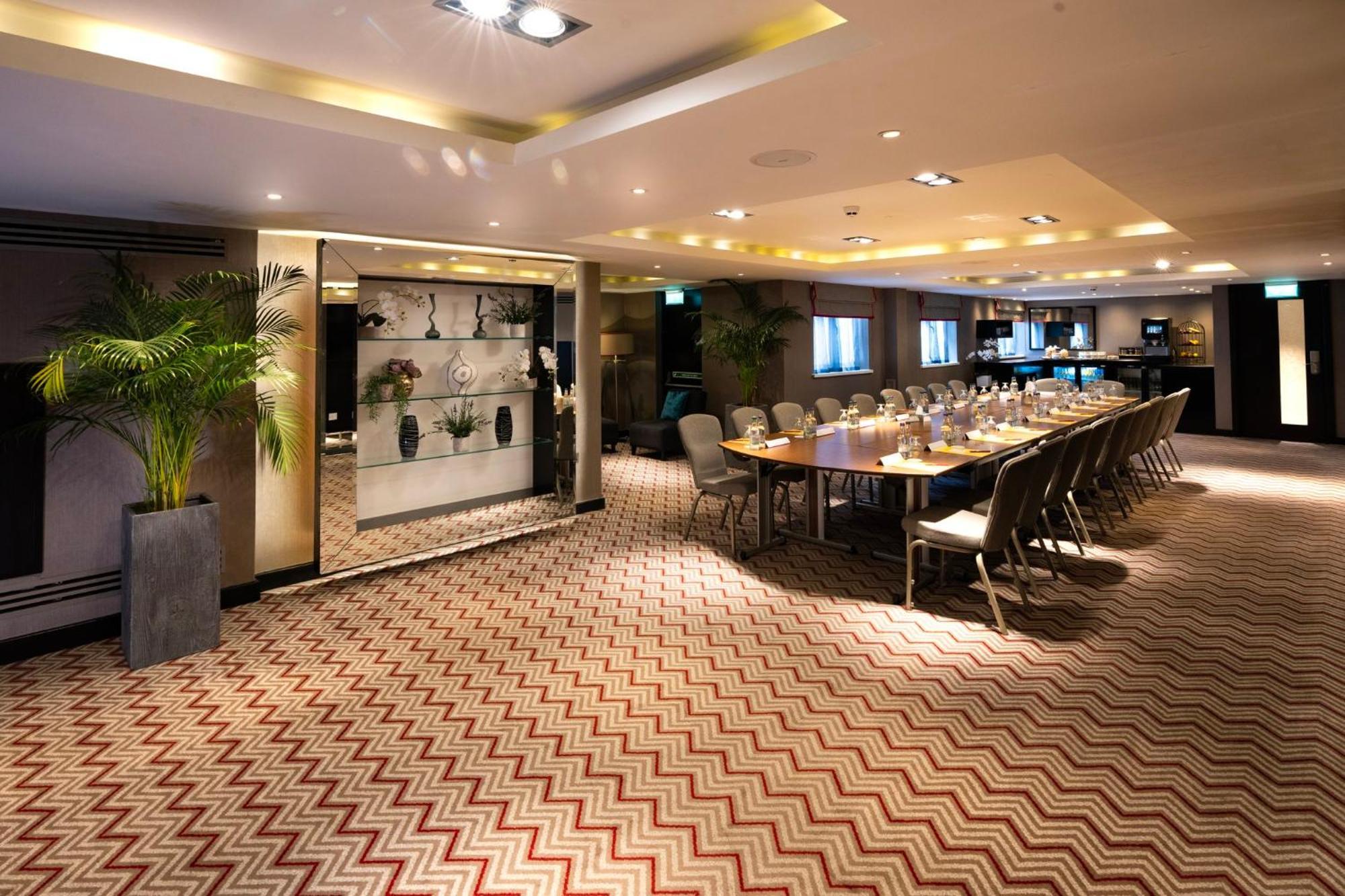 Crowne Plaza Gerrards Cross By Ihg Hotell Beaconsfield Eksteriør bilde