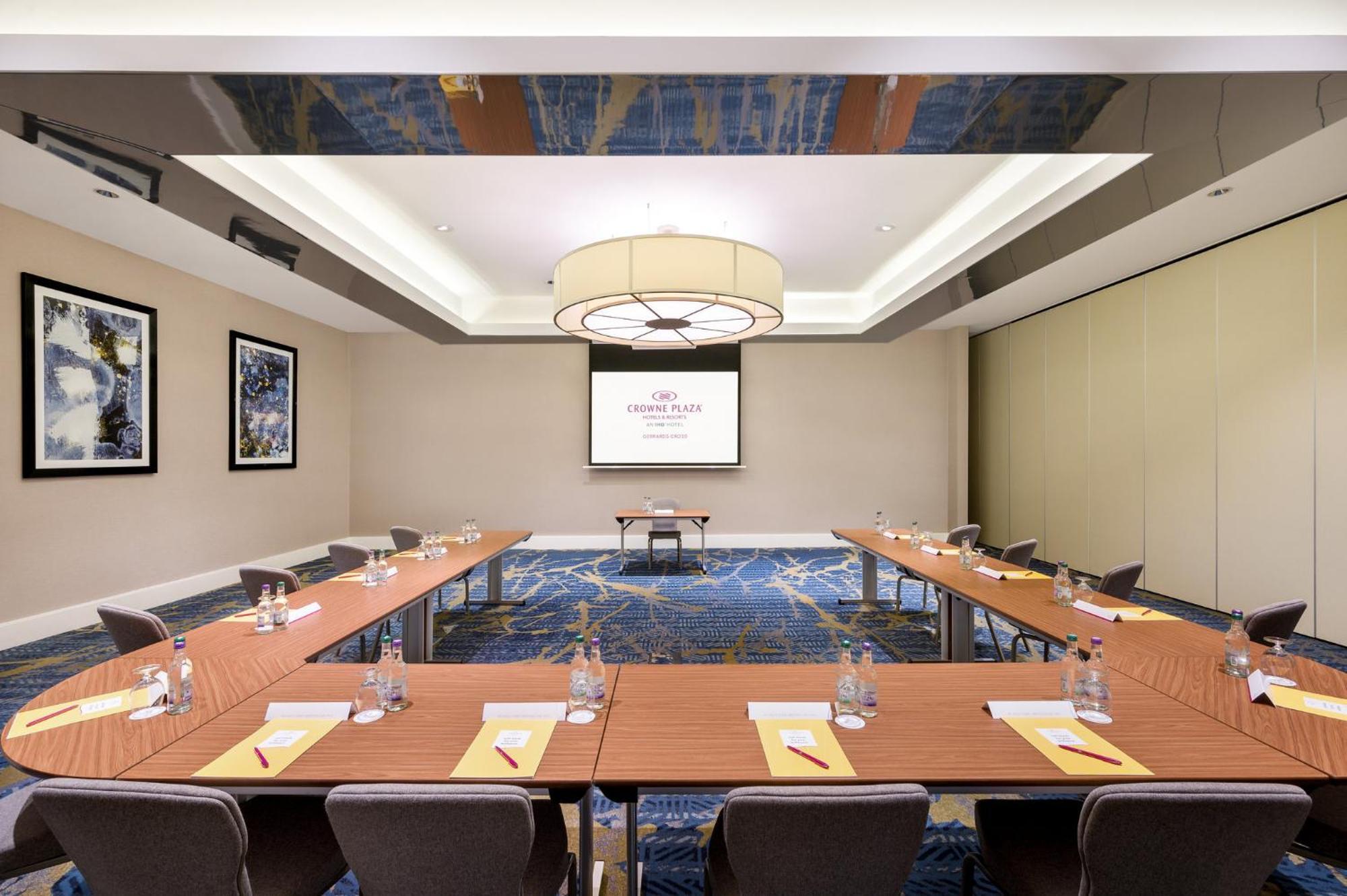 Crowne Plaza Gerrards Cross By Ihg Hotell Beaconsfield Eksteriør bilde
