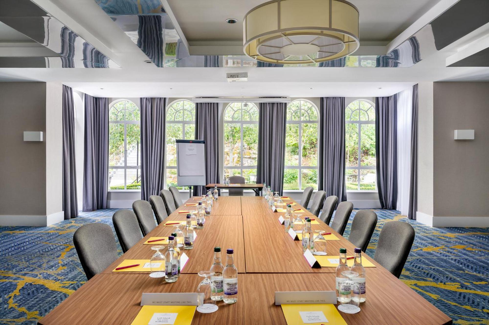 Crowne Plaza Gerrards Cross By Ihg Hotell Beaconsfield Eksteriør bilde